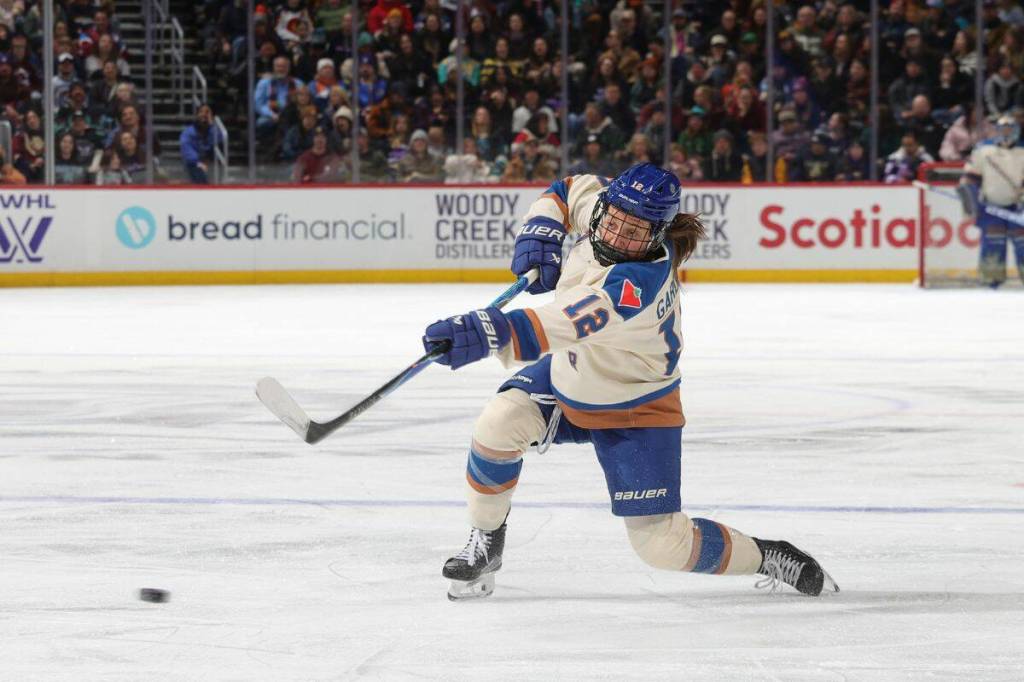 Vancouver Goldeneyes surge to fifth place with win over Seattle