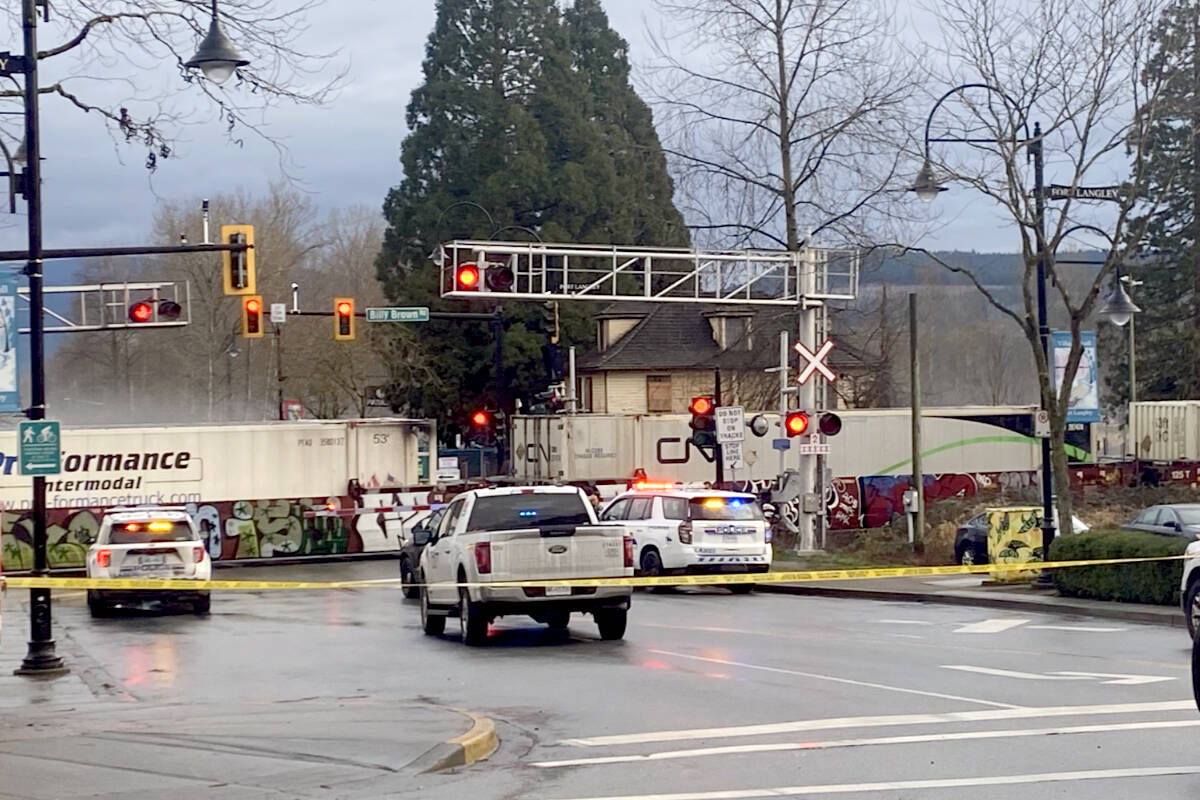 VIDEO : Pedestrian fatally struck by train at busy Fort Langley intersection