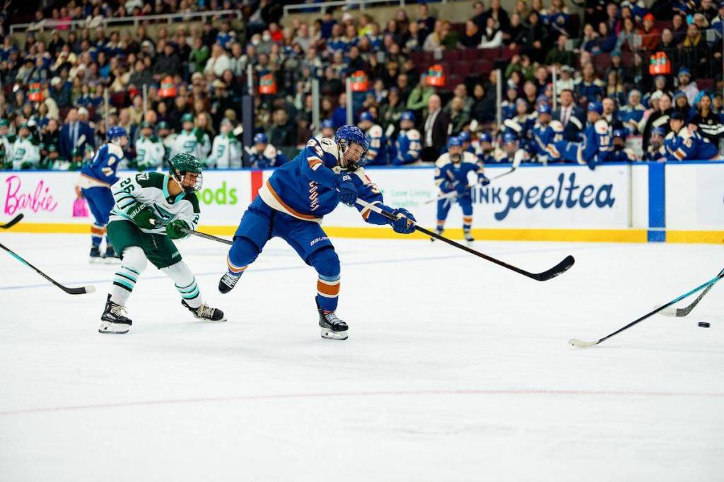 Vancouver Goldeneyes fight back, but Boston Fleet win in OT